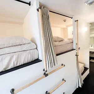 ultra-hostel.hotels-osaka.net/